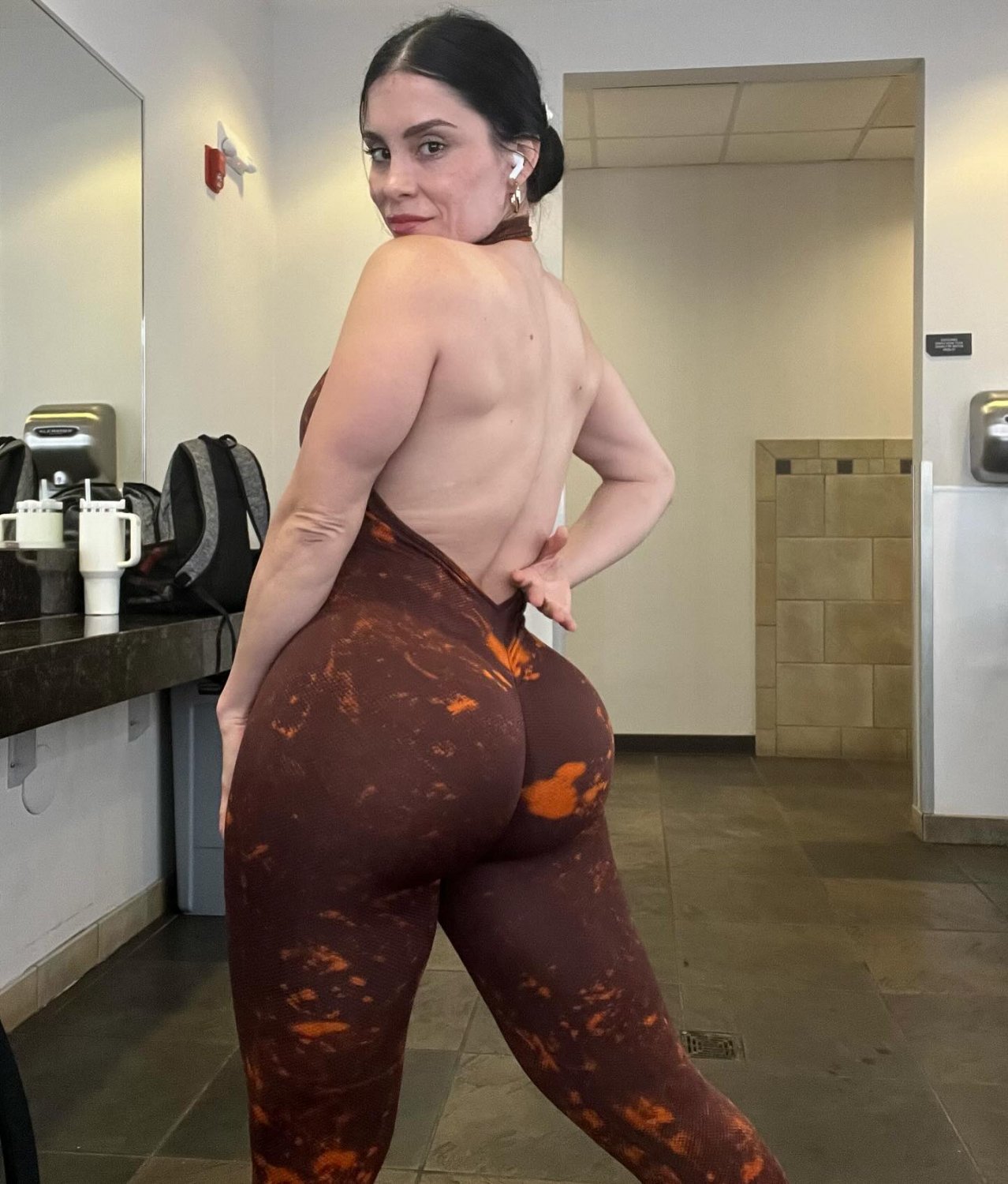 Latina Milf 1 #iL5THEUP